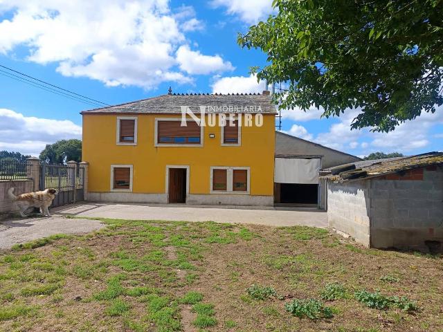 Casa chalet en Venta en Outeiro de Rei