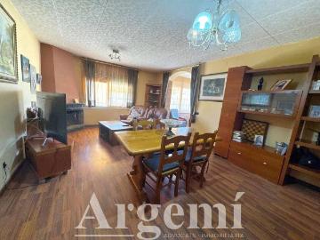 Casa chalet en Venta en Palau solità i Plegamans