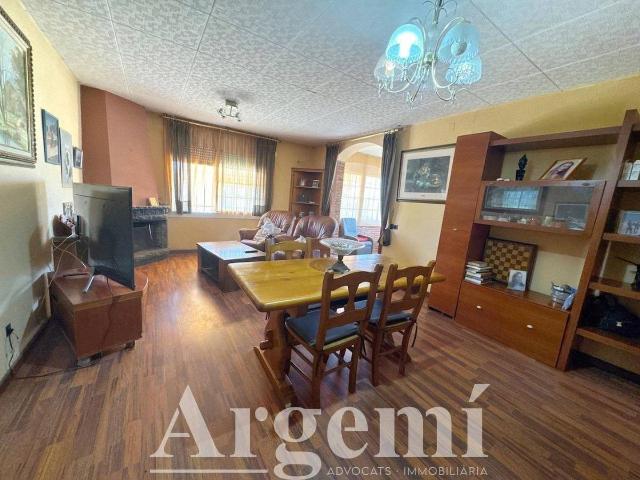 Casa chalet en Venta en Palau solità i Plegamans