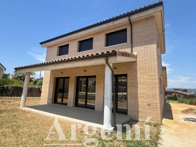 Casa chalet en Venta en Palau solità i Plegamans