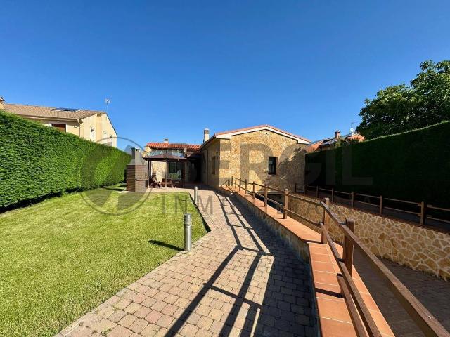 Casa chalet en Venta en Palazuelos de Eresma