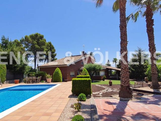 Casa chalet en Venta en Pallejà