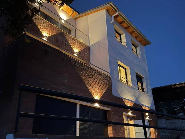 Casa chalet en Venta en Pallejà