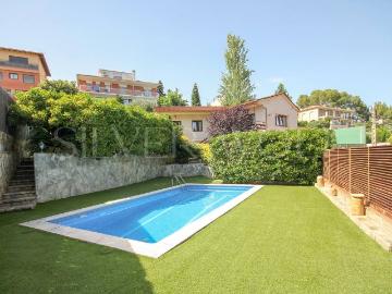 Casa chalet en Venta en Pallejà
