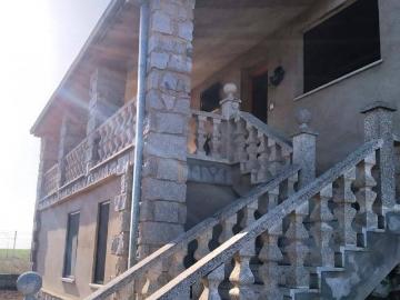 Casa chalet en Venta en Parada de Arriba