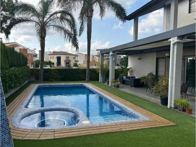 Casa chalet en Venta en Park Nord Casona