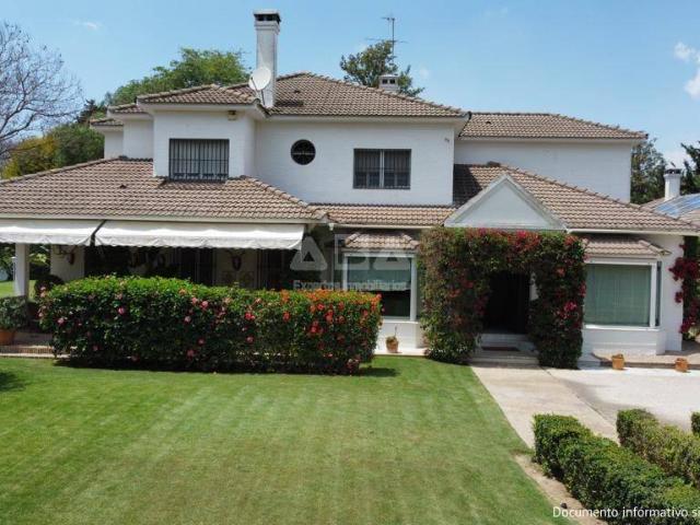 Casa chalet en Venta en Parque Avenida