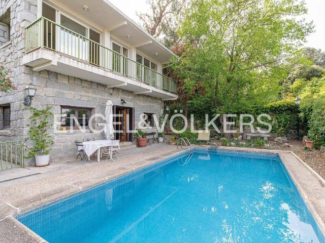 Casa chalet en Venta en Colonia