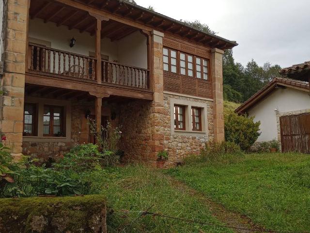 Casa chalet en Venta en Parres