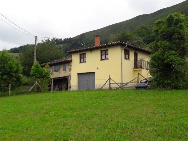 Casa chalet en Venta en Parres