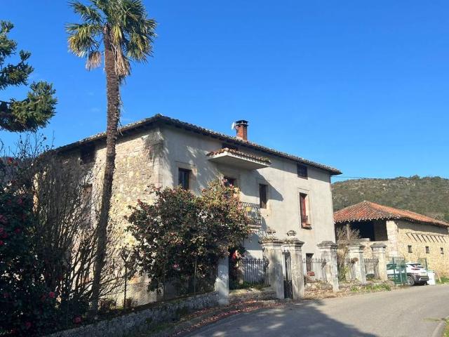 Casa chalet en Venta en Parres