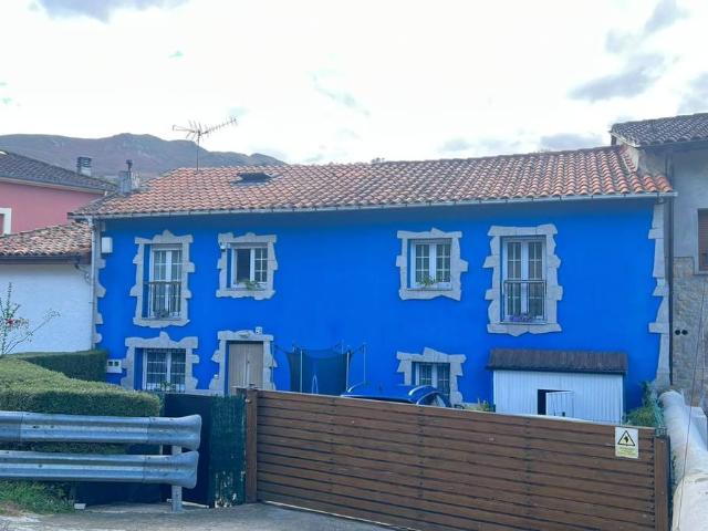 Casa chalet en Venta en Parres
