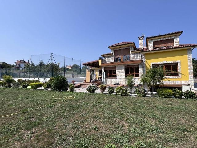 Casa chalet en Venta en Parroquias Norte