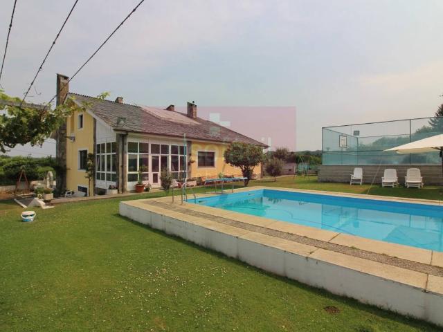 Casa chalet en Venta en Parroquias del Oeste