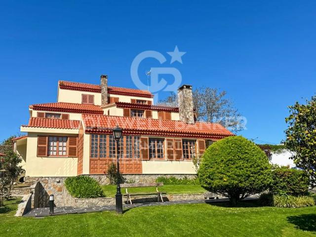 Casa chalet en Venta en Perillo