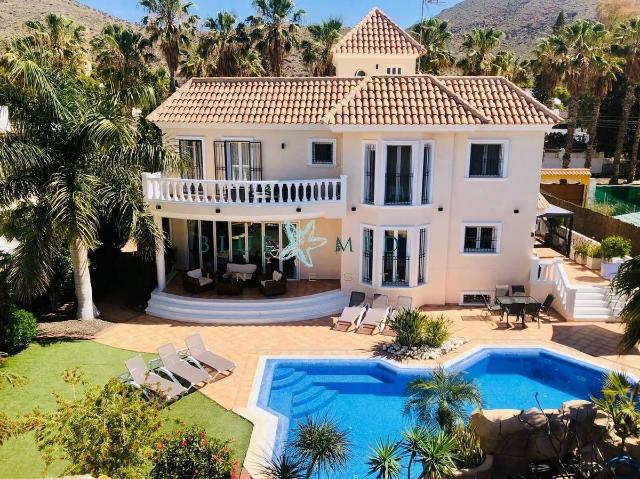 Casa chalet en Venta en Perín
