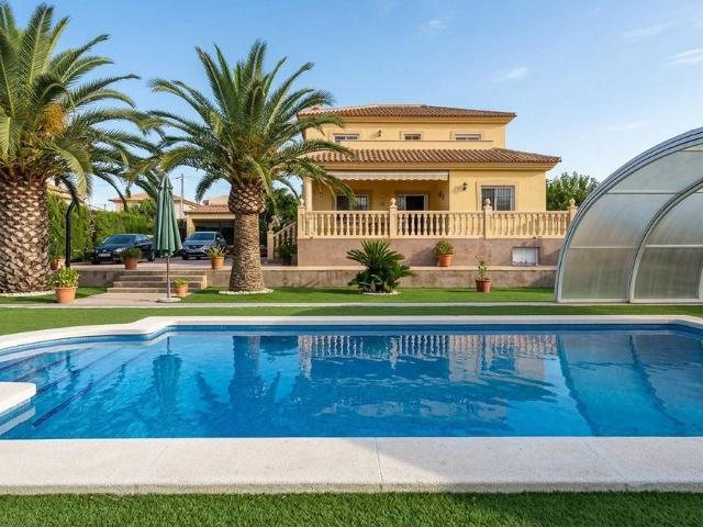 Casa chalet en Venta en Petrer