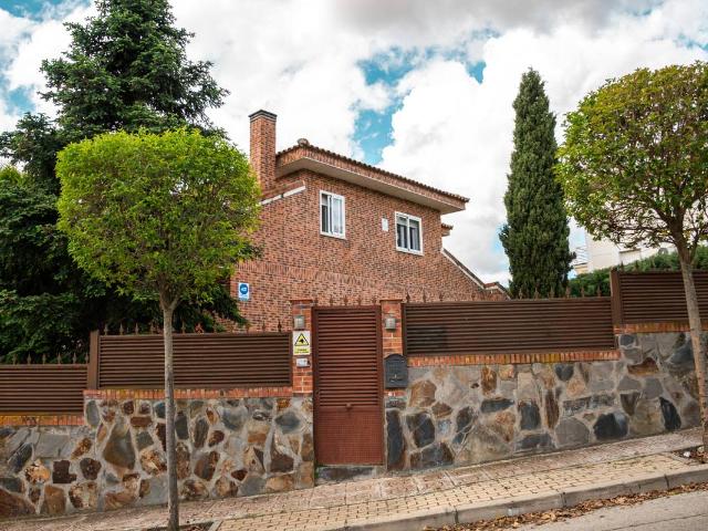 Casa chalet en Venta en Peñas Albas Zulema
