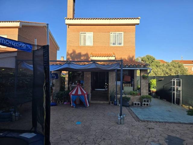 Casa chalet en Venta en Pioz