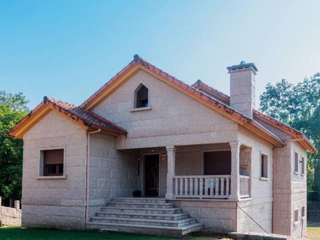 Casa chalet en Venta en Ponteareas