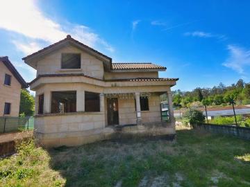 Casa chalet en Venta en Ponteareas