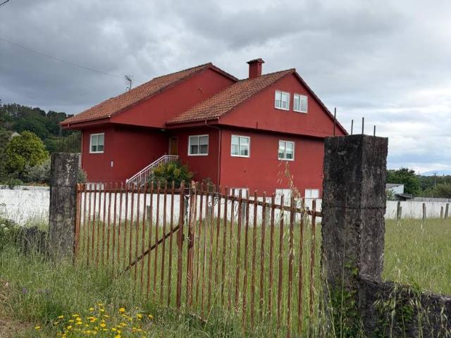 Casa chalet en Venta en Ponteareas