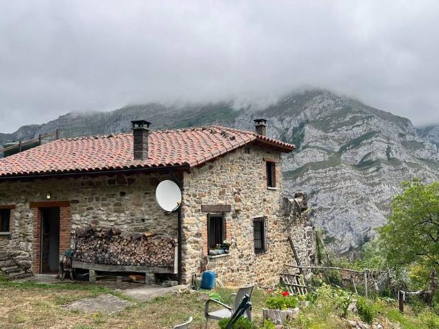 Casa chalet en Venta en Ponga