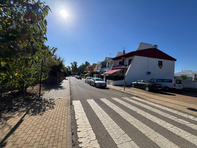 Casa chalet en Venta en Poniente Norte Miralbaida Parque Azahara