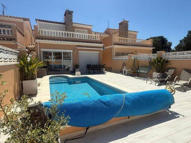 Casa chalet en Venta en Poble