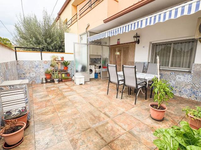 Casa chalet en Venta en Poble Casc Antic