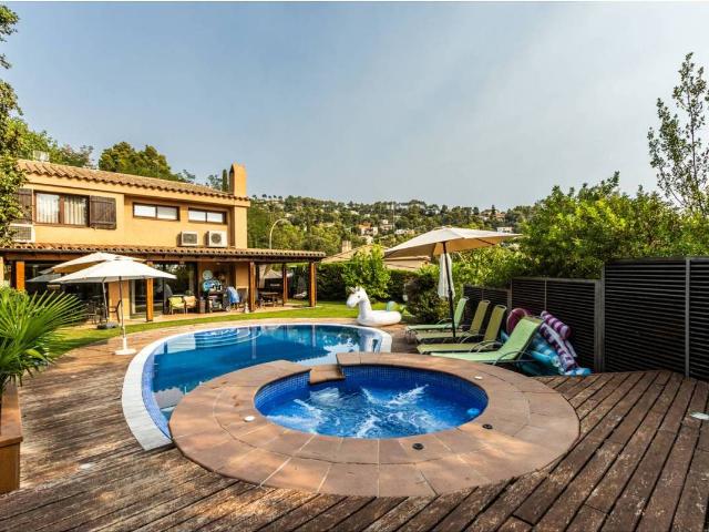 Casa chalet en Venta en Poble Casc Antic