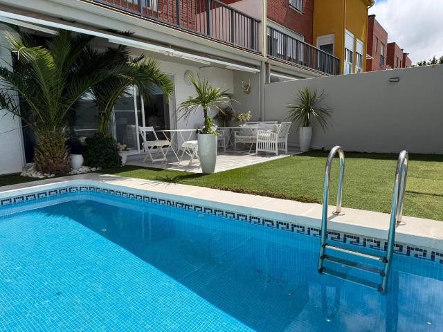Casa chalet en Venta en Poblete
