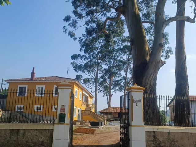 Casa chalet en Venta en Porceyo