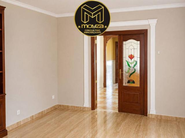 Casa chalet en Venta en Porcuna