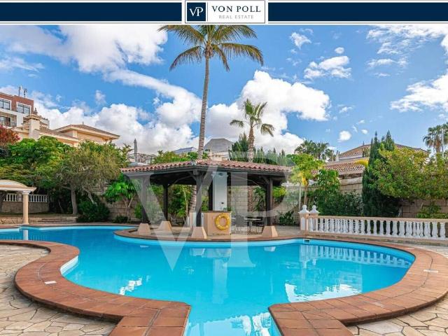 Casa chalet en Venta en Playa del Duque