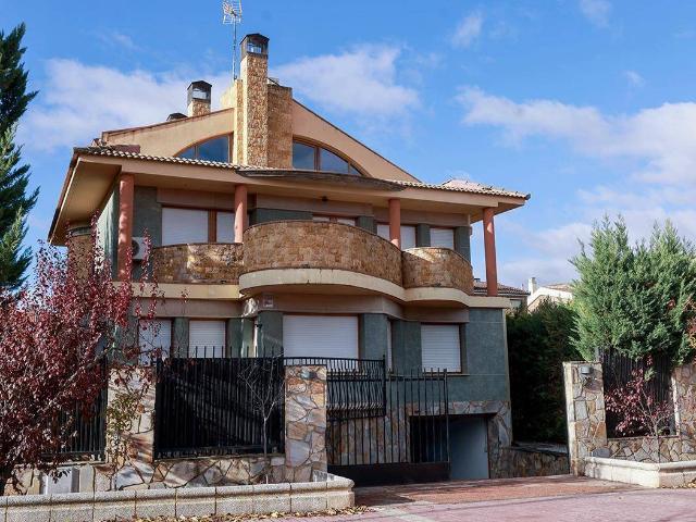 Casa chalet en Venta en Plaza de Toros Barón de Warsage
