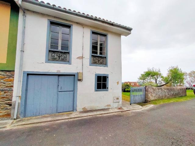 Casa chalet en Venta en Pravia