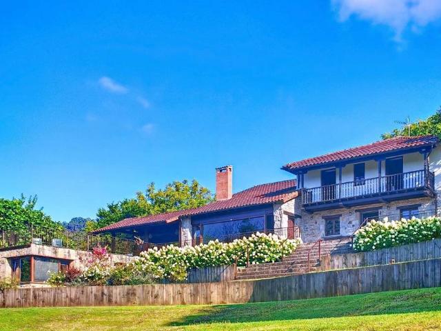 Casa chalet en Venta en Pravia