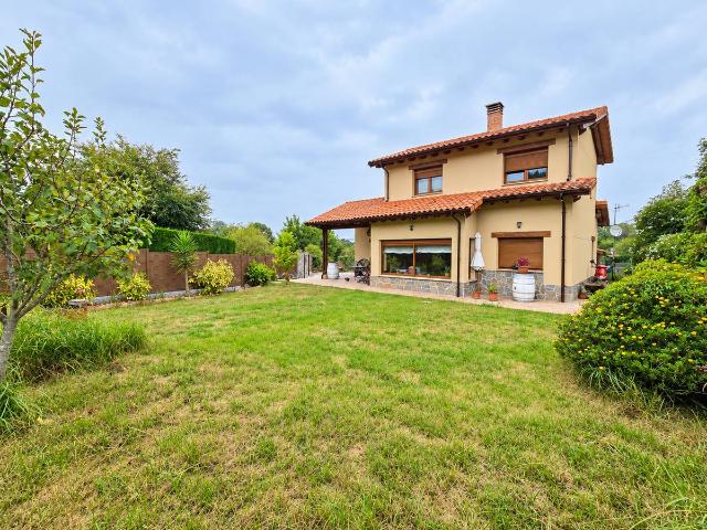 Casa chalet en Venta en Pría Nueva Hontoria Naves
