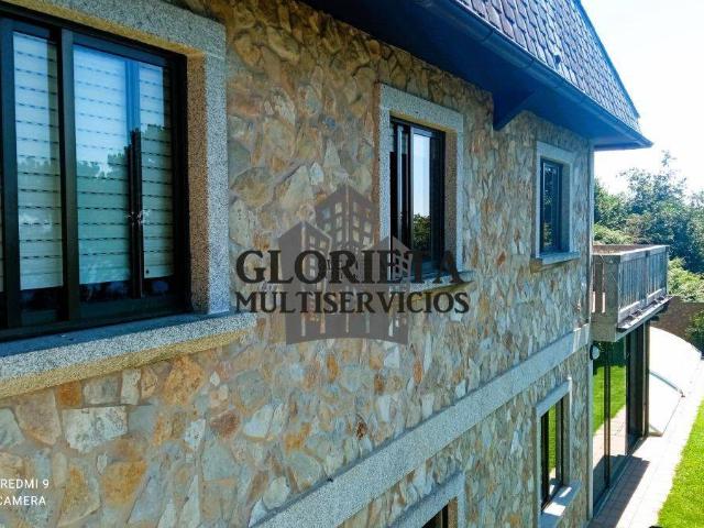 Casa chalet en Venta en Priegue
