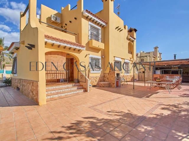 Casa chalet en Venta en Pueblo Acantilado Lanuza