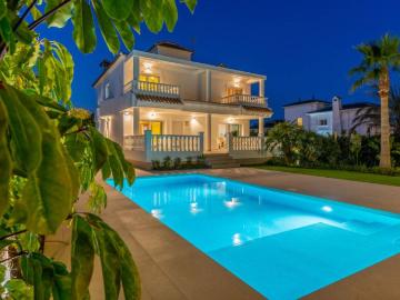 Casa chalet en Venta en Pueblo Acantilado Lanuza