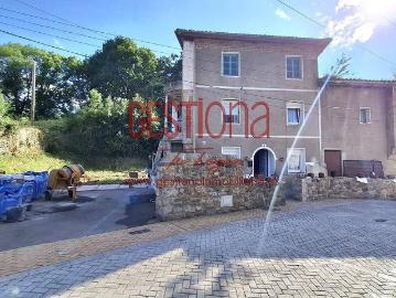 Casa chalet en Venta en Puente Viesgo