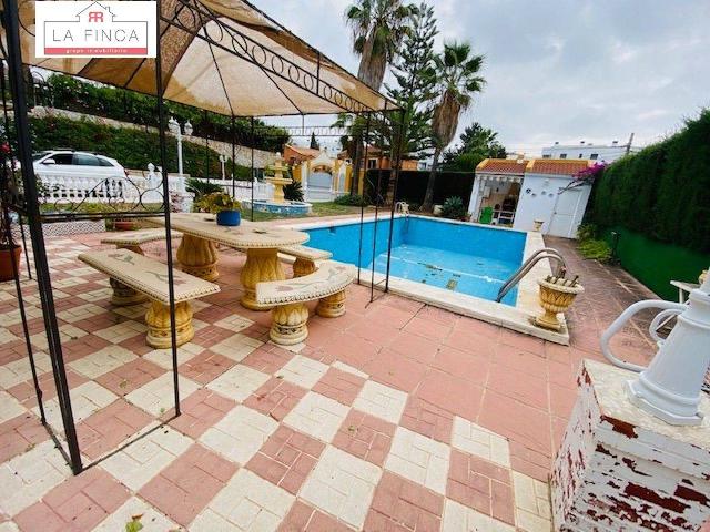 Casa chalet en Venta en Puertosol