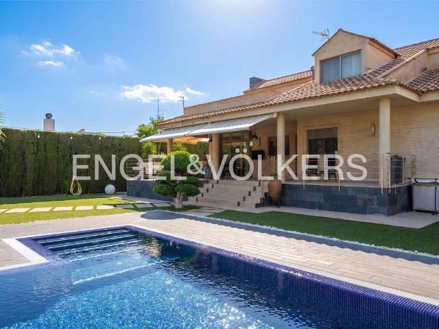 Casa chalet en Venta en Rascanya