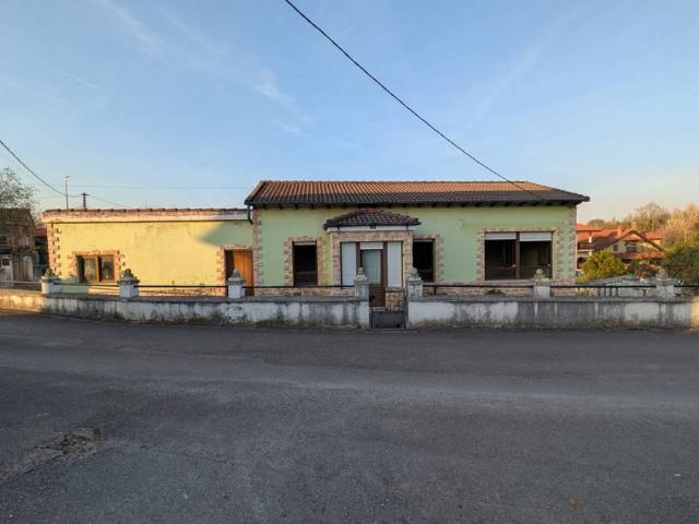 Casa chalet en Venta en Reocín