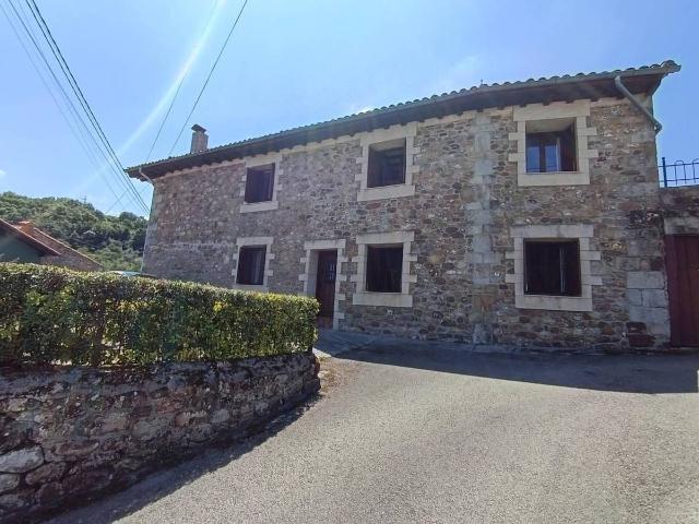 Casa chalet en Venta en Reocín