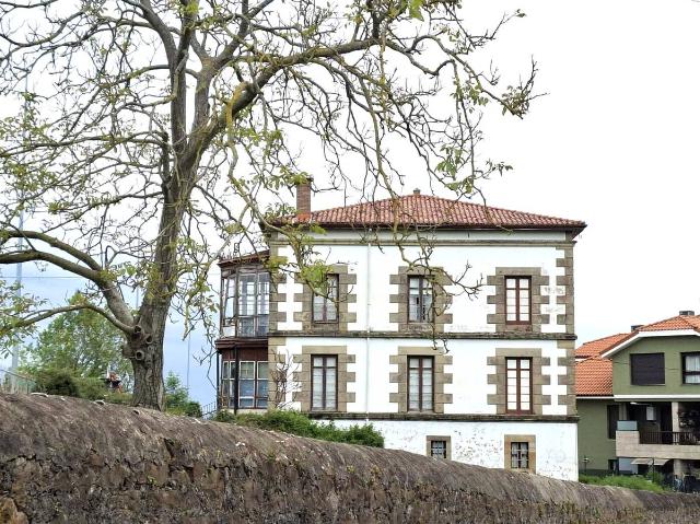 Casa chalet en Venta en Reocín