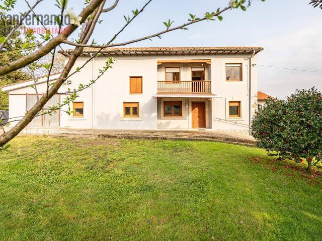 Casa chalet en Venta en Reocín