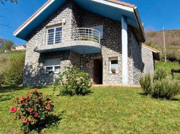 Casa chalet en Venta en Riosa